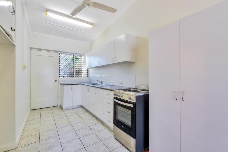 4/167 Dickward Drive, Coconut Grove
