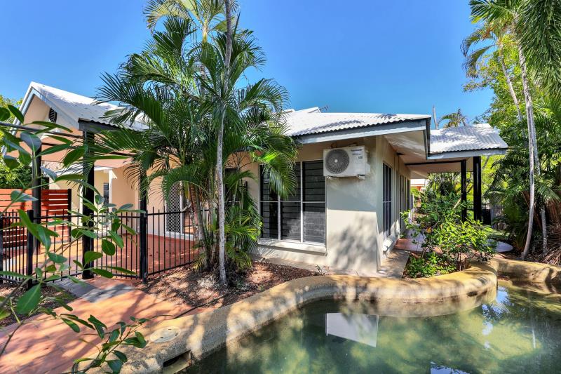 14 Sovereign Circuit, Coconut Grove