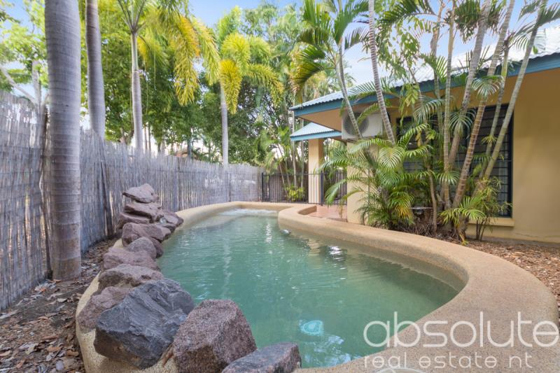 22 Sovereign Circuit, Coconut Grove