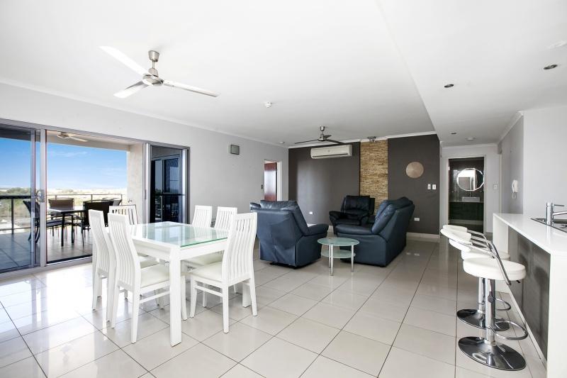 11/107 Woods Street, Darwin City